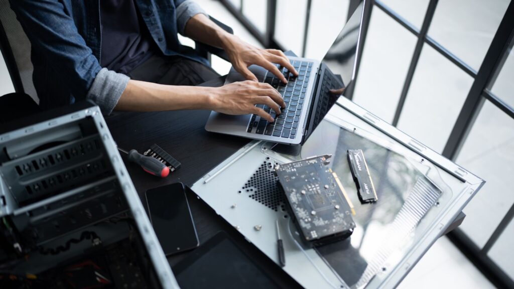 製造業における情報漏洩対策の重要な論点を説明する